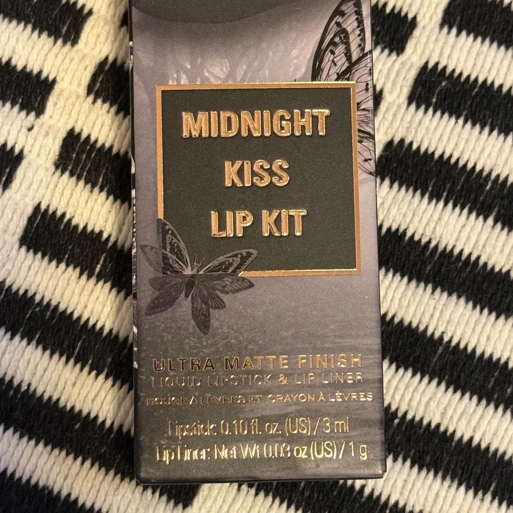 🌻 Revolution Makeup Midnight Kiss Lip Kit NWT
